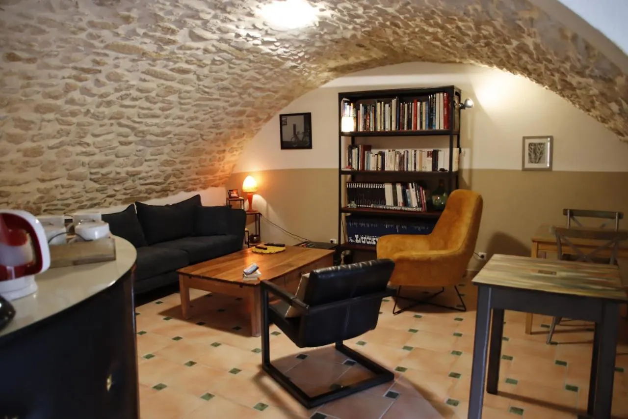 Bed & Breakfast La Maison Wisteria Saint-Pantaleon-les-Vignes France